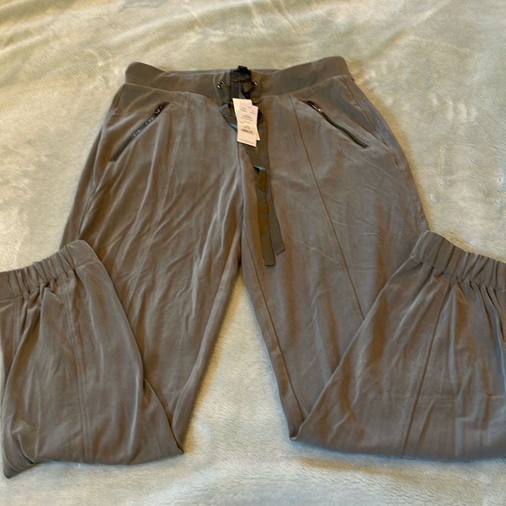 NWT! White House Black Market sand wash jogger